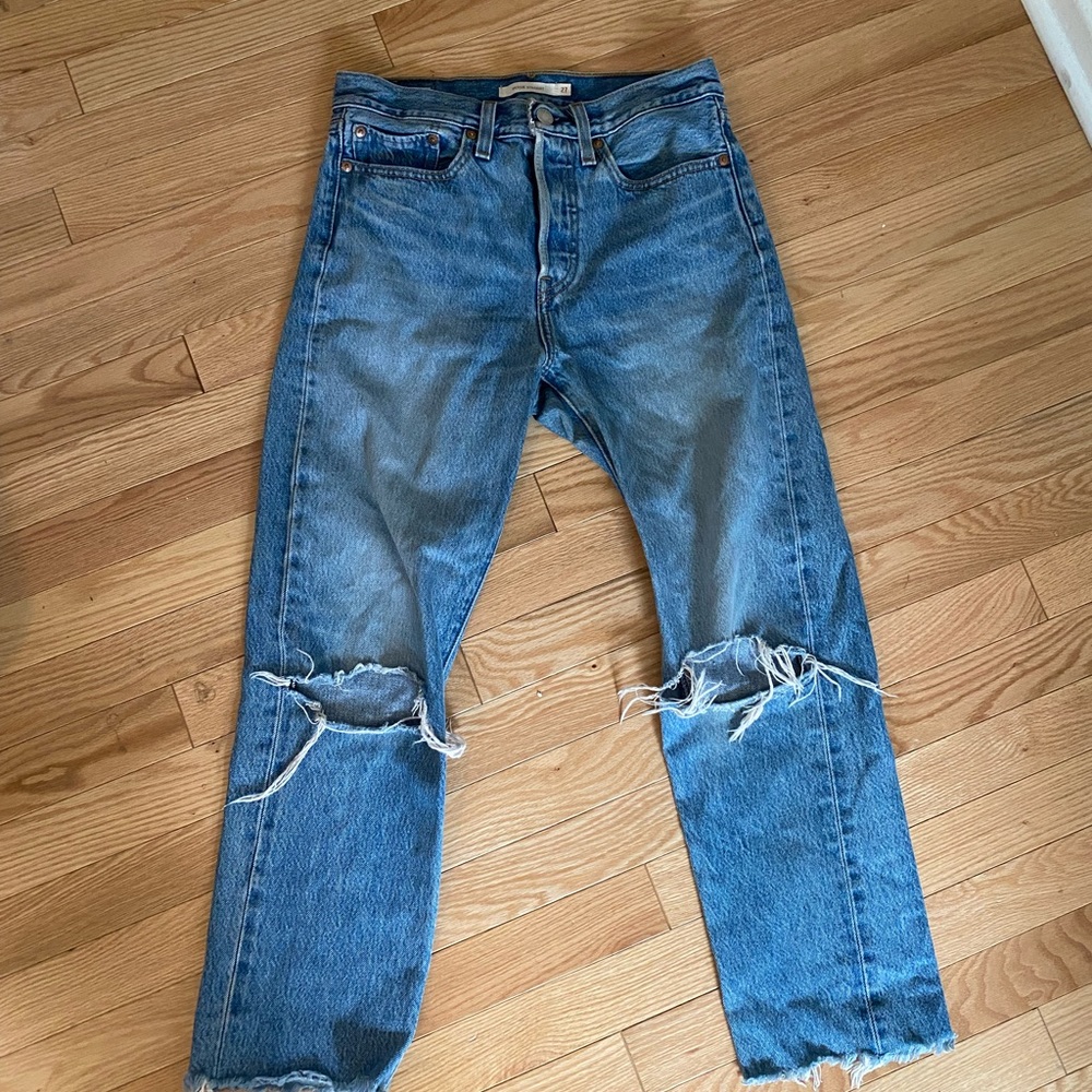Have loved these jeans, but just not my style anymore. Great quality. Super cute